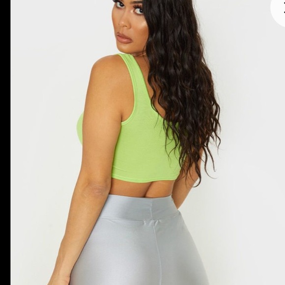 Joggers& Croptop Set PrettyLittleThing - Picture 7 of 8